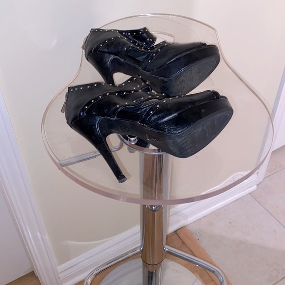✅Anne Michelle, Obscene-10 black  w/ silver tone studs, stiletto heels - Picture 5 of 5